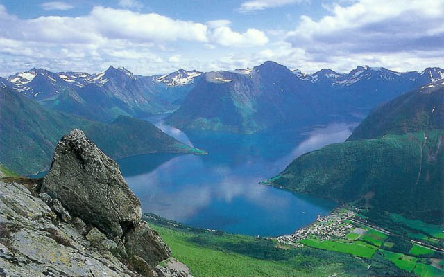 Hjørundfjord