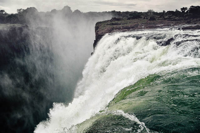 Victoria falls side view