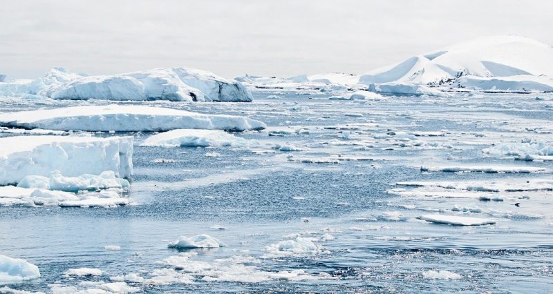 Ice bergs in the North Pole